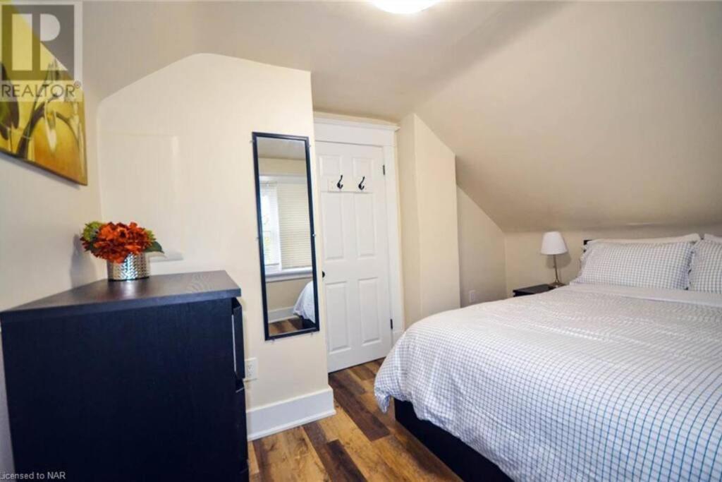 Cozy 3 Bedroom Downtown Cottage With Complimentary Breakfast Delivered Daily To The Rental Niagara Falls Ngoại thất bức ảnh